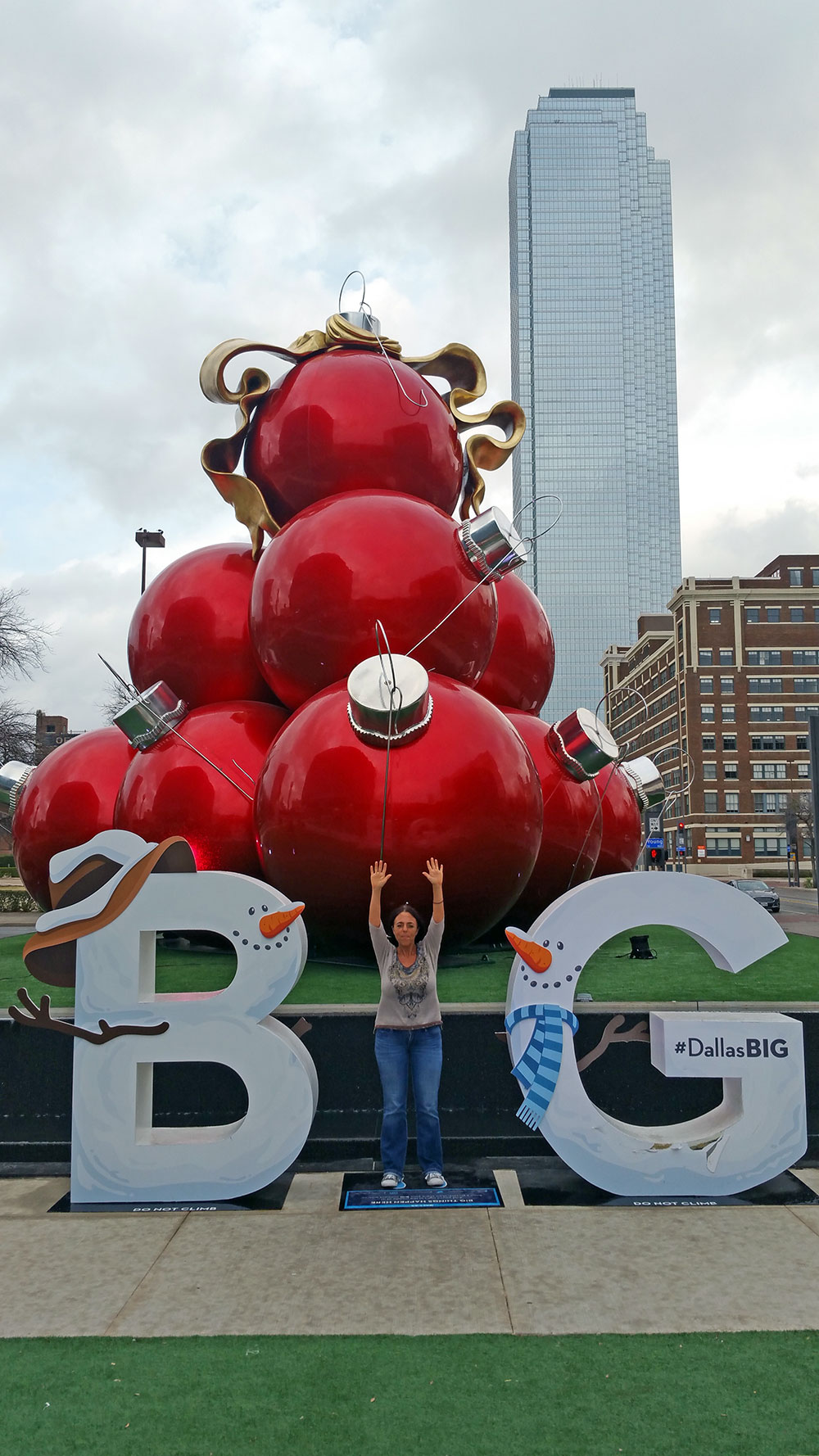 Dallas Big sign in front of the downtown Omni hotel