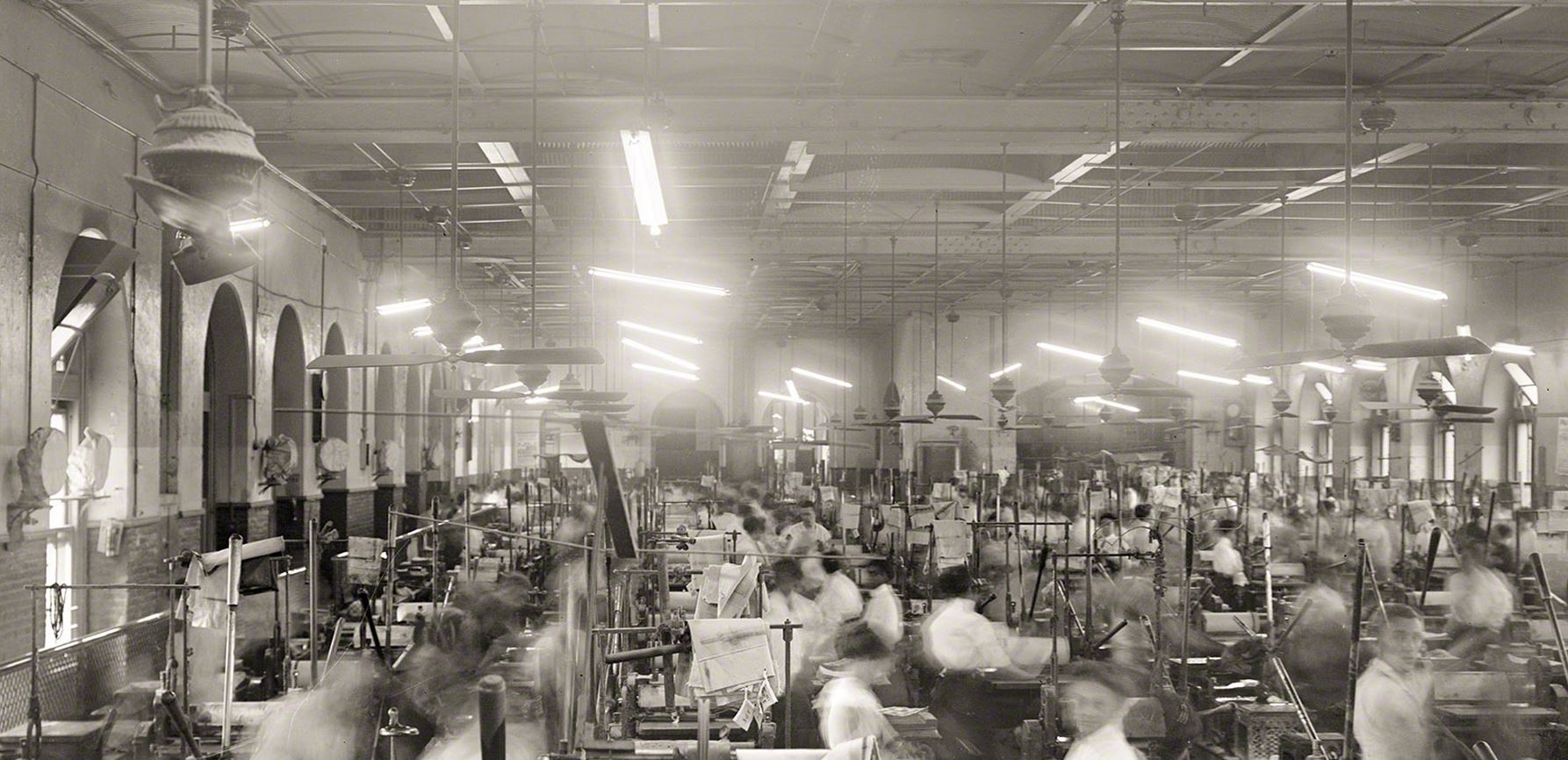 Employees at printing presses, Bureau of Engrav­ing and Printing, 1912