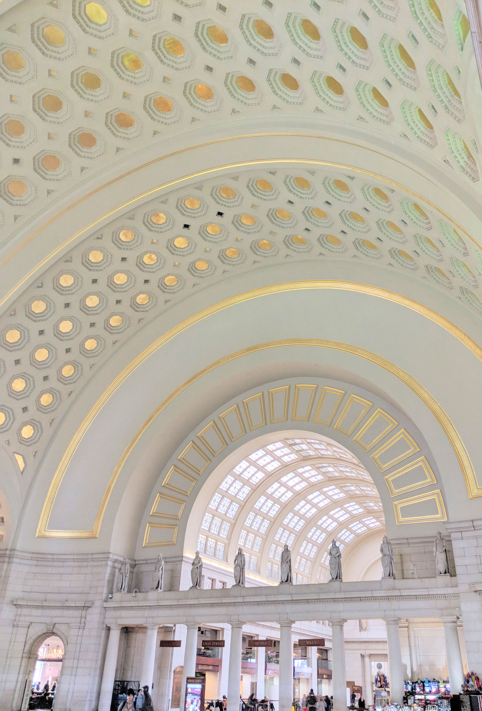 The ceiling of the main hall of Union Station.