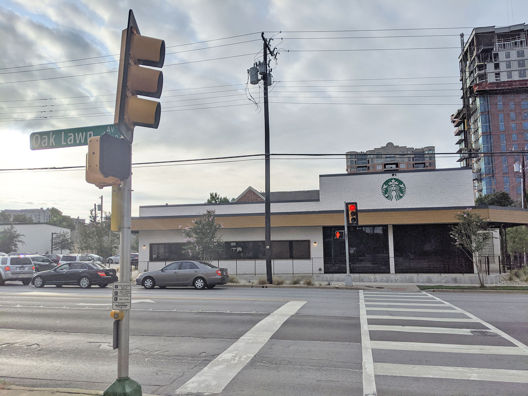 A traffic jam on Oak Lawn Avenue caused by the new Starbucks Store.
