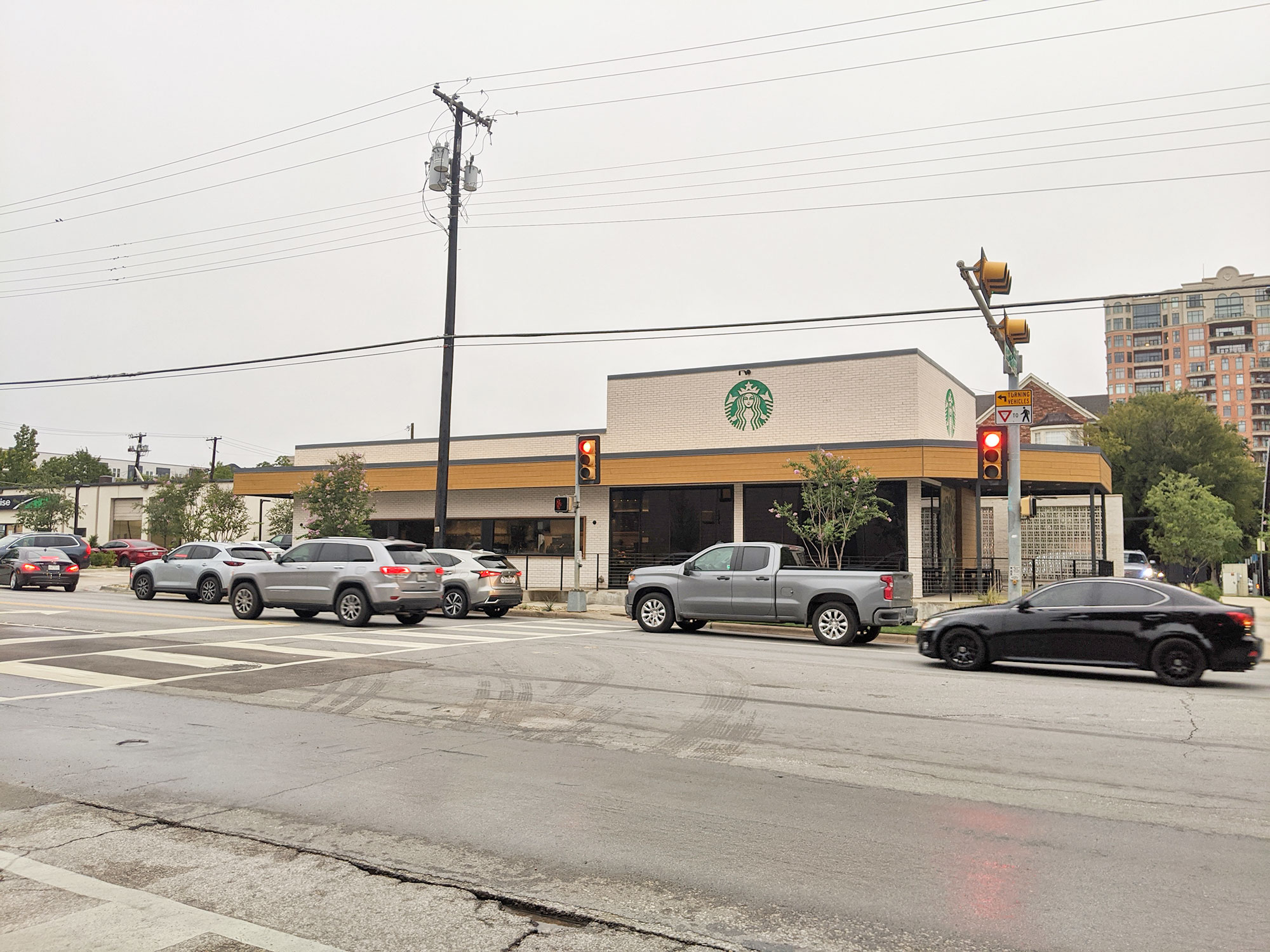 A traffic jam on Oak Lawn Avenue caused by the new Starbucks Store.